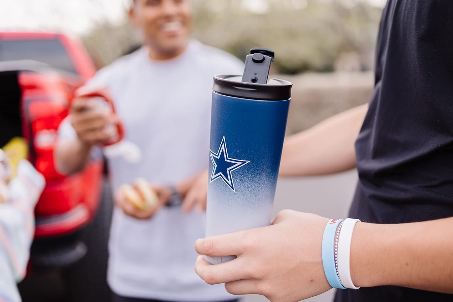 Officially Licensed NFL Dallas Cowboys Insulated Tumbler with Straw and Flip Lids | Gifts for Men and Women 24Oz Travel Mug Thermos | Classic Collection | Dallas Cowboys